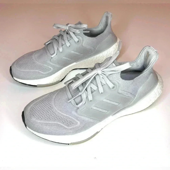 adidas Women's Ultraboost 22 W Trainers Gray Size- 8 - Picture 1 of 9